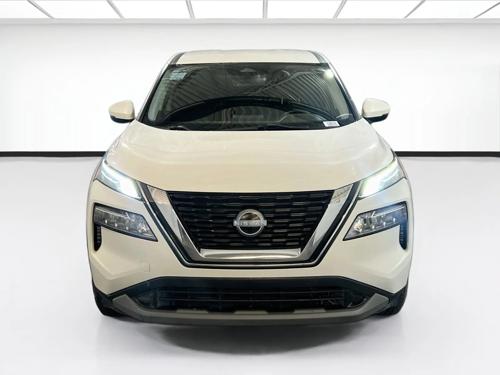 Nissan Rogue photo 2
