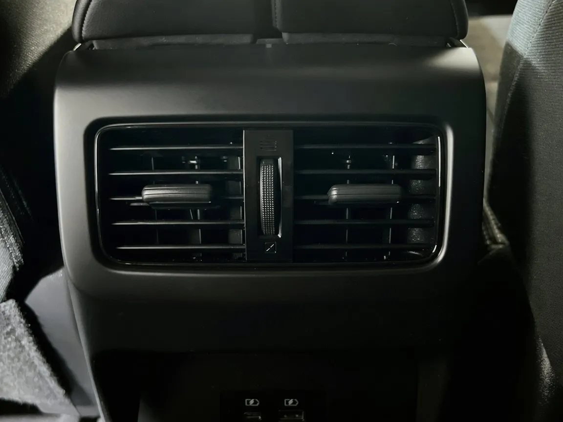 Nissan Rogue photo 17