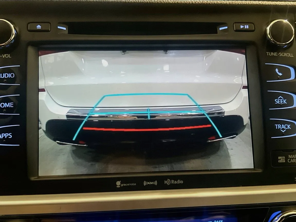 Toyota Highlander photo 9