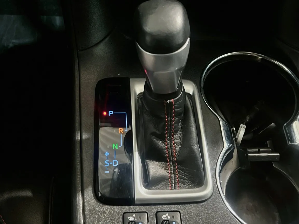 Toyota Highlander photo 12