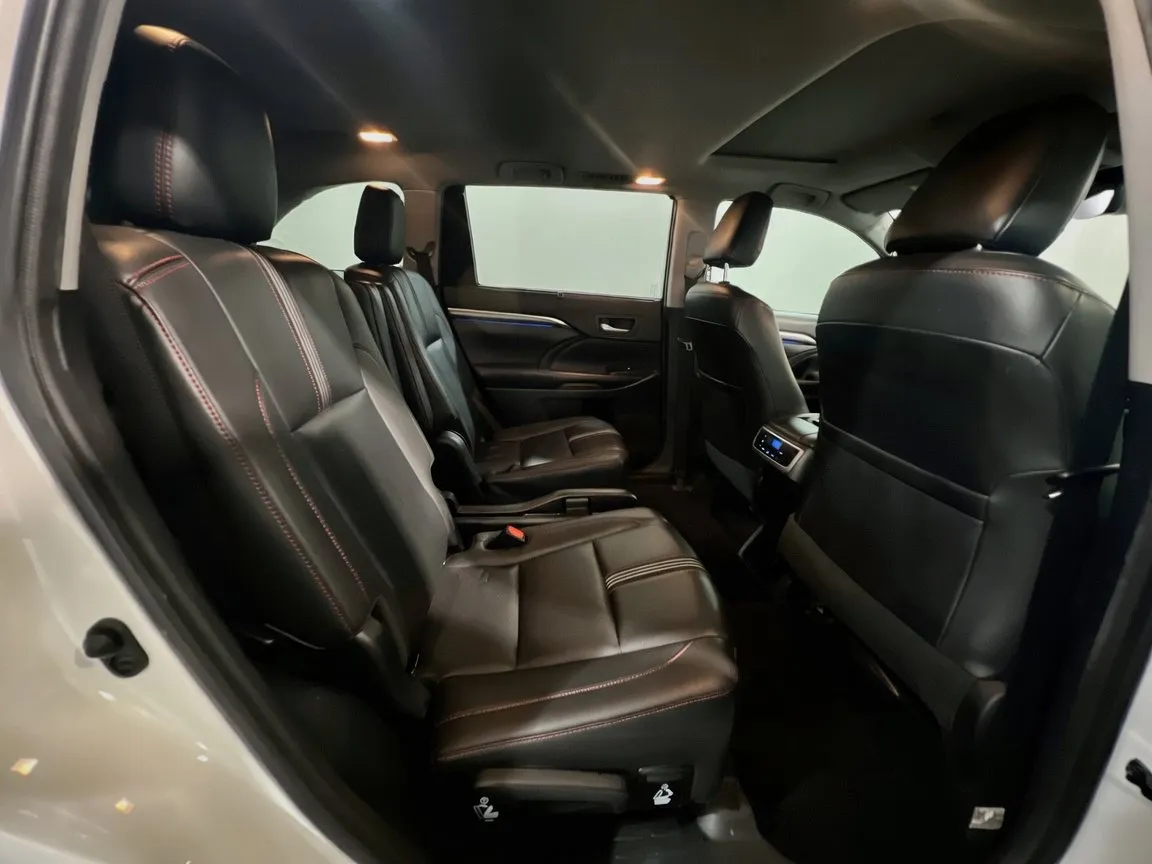 Toyota Highlander photo 20