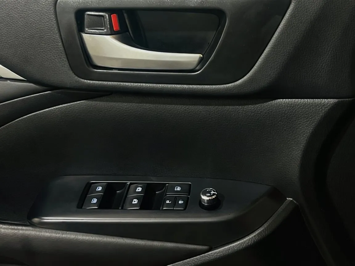 Toyota Highlander photo 13