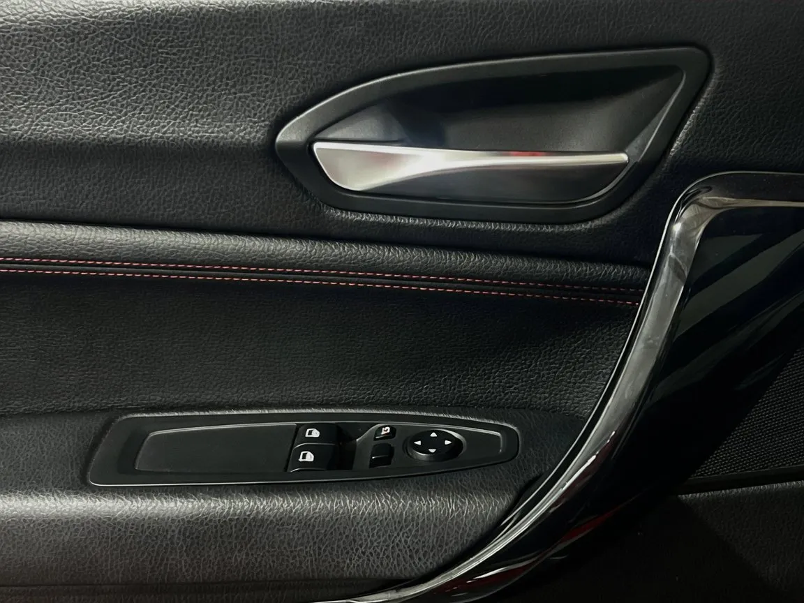 BMW 2 Series photo 14