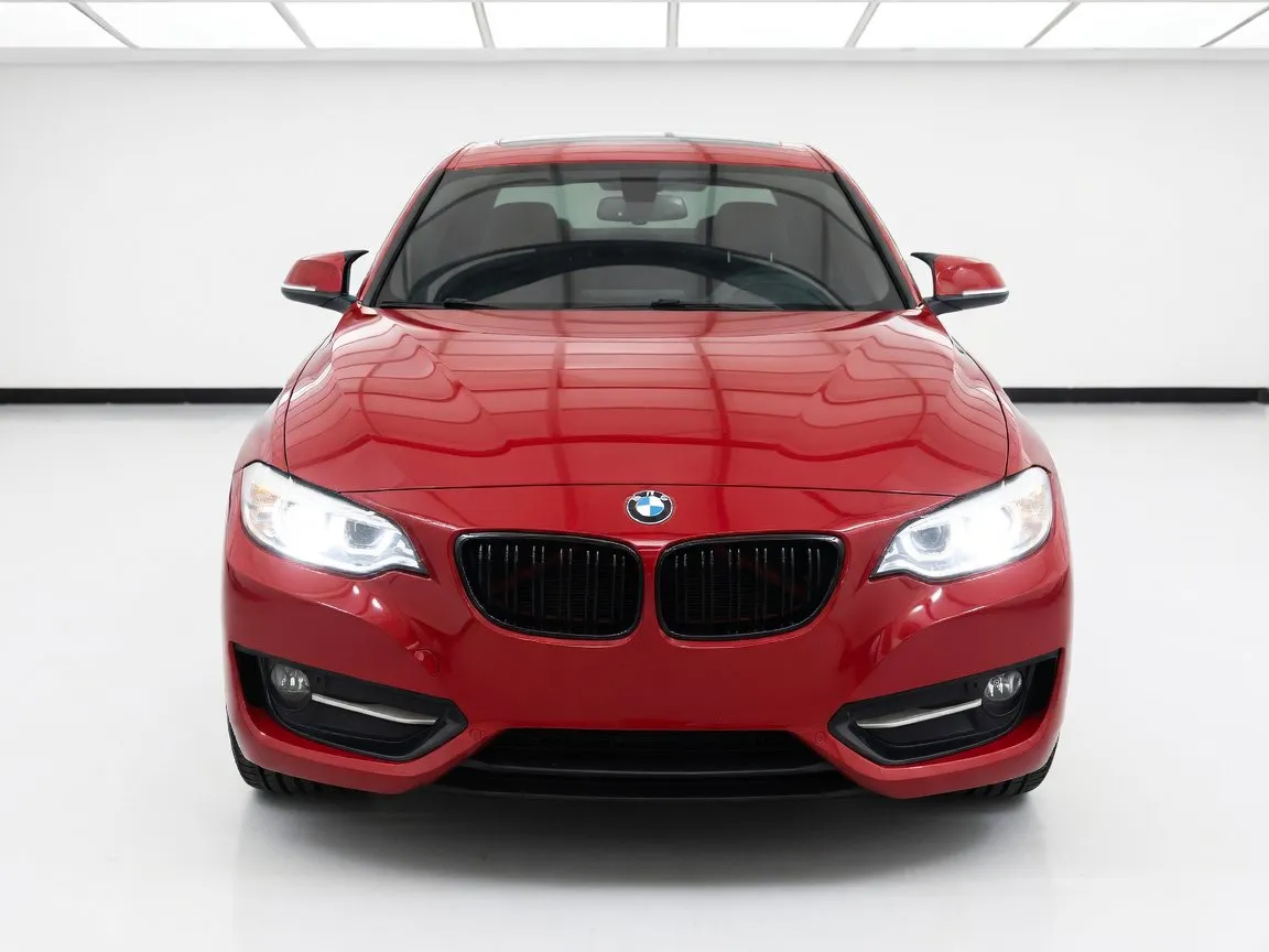 BMW 2 Series photo 2