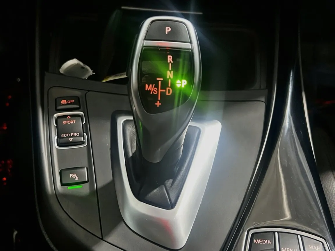 BMW 2 Series photo 13