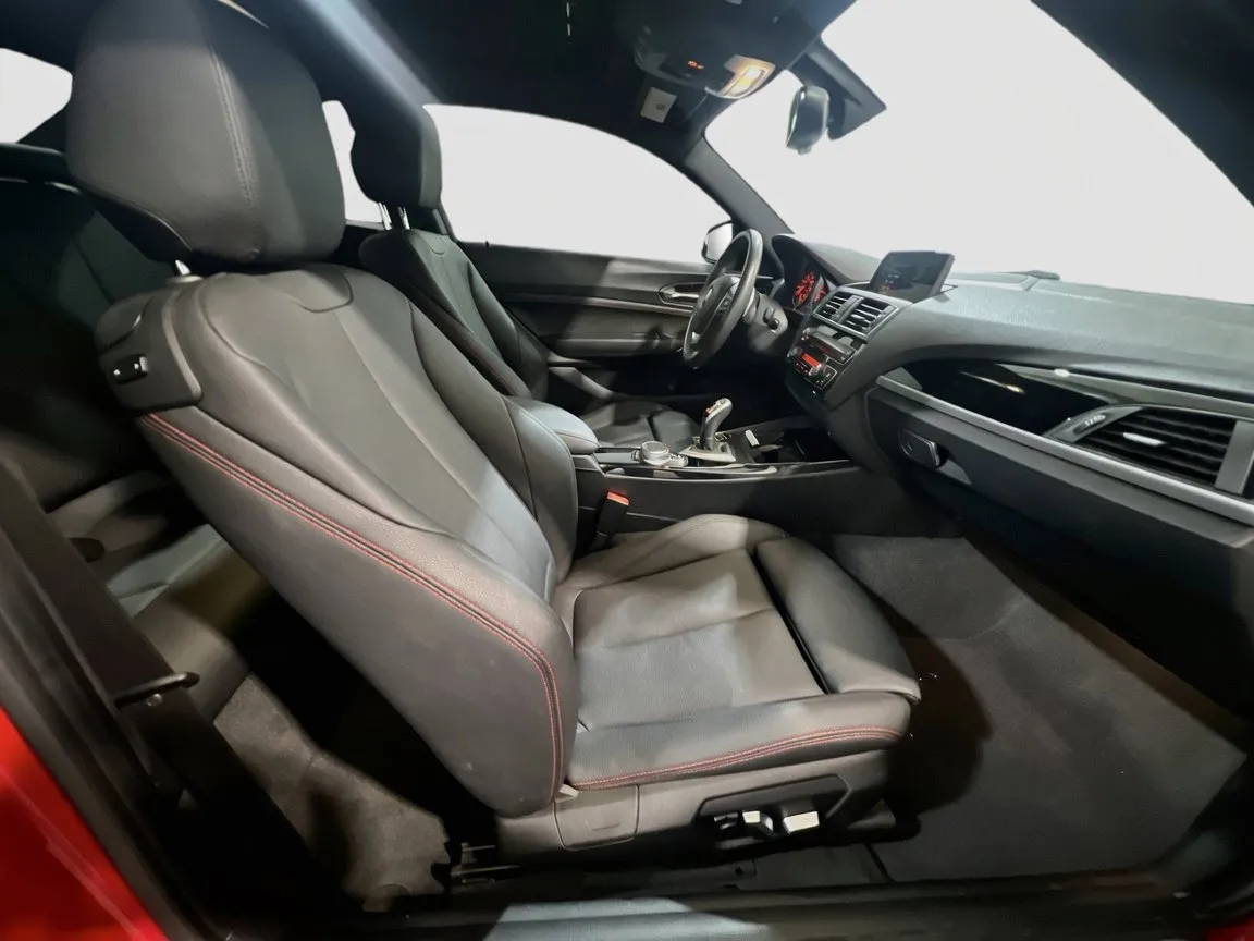BMW 2 Series photo 21