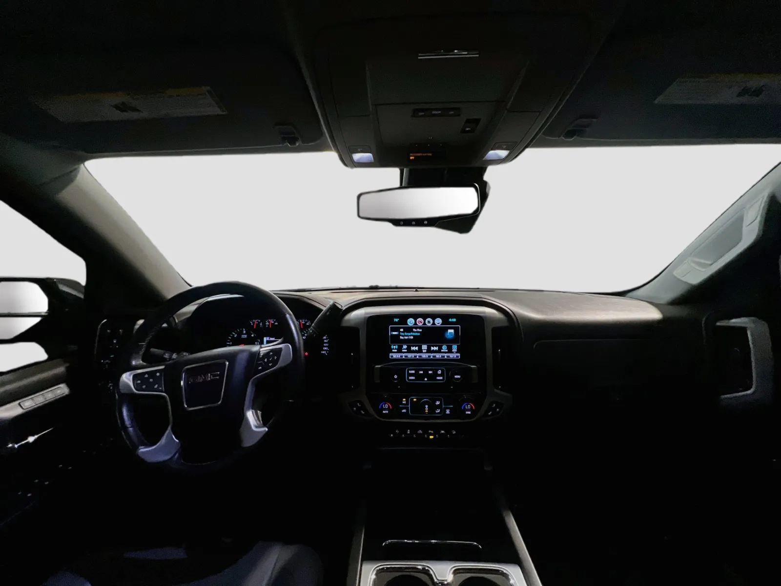 GMC Sierra photo 16