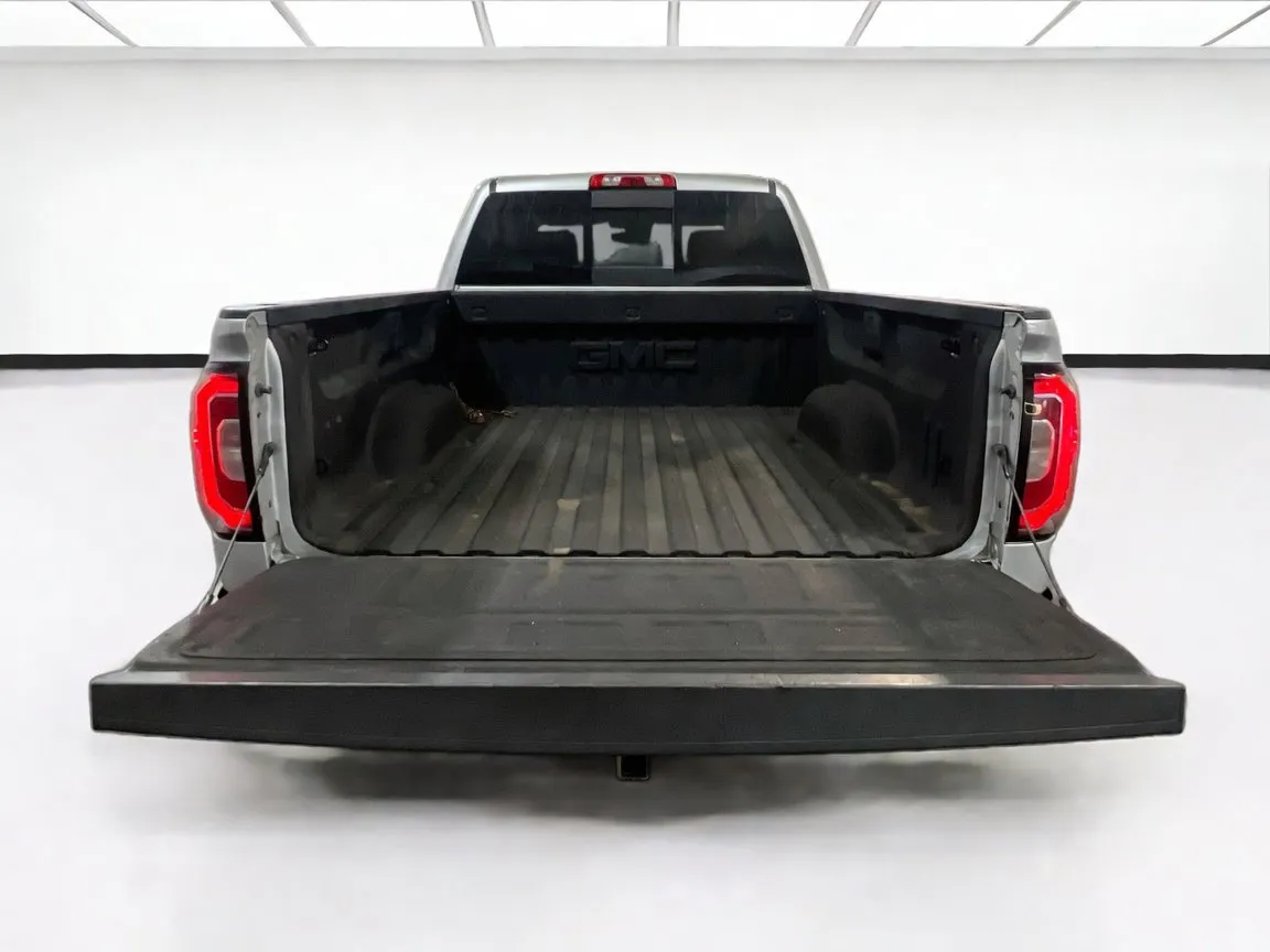 GMC Sierra photo 18