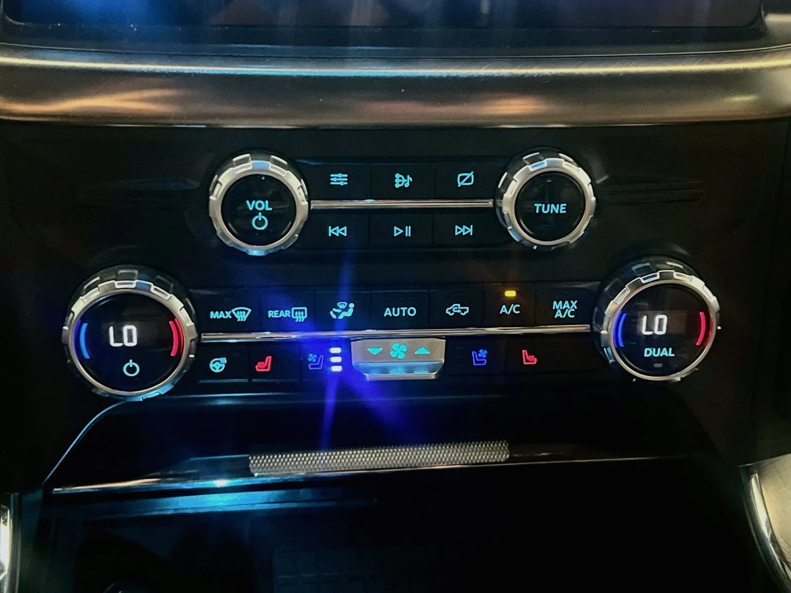 Ford F-150 photo 12