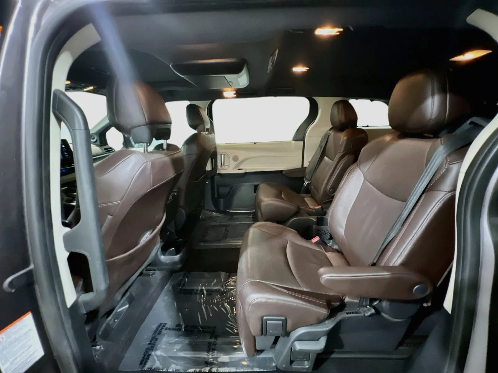 Toyota Sienna photo 18