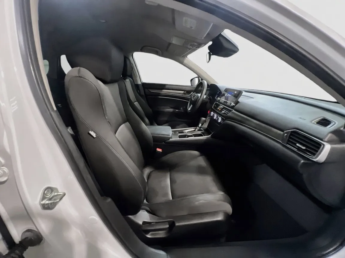 Honda Accord photo 19