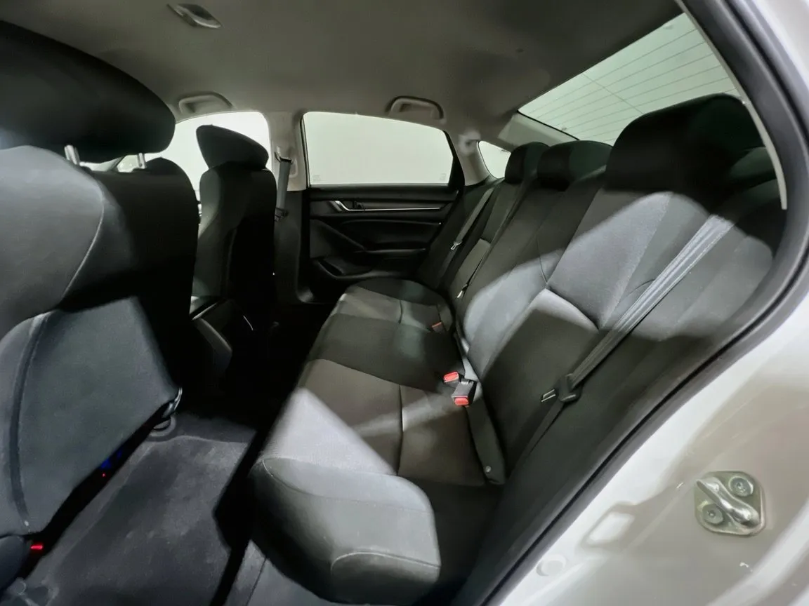 Honda Accord photo 16