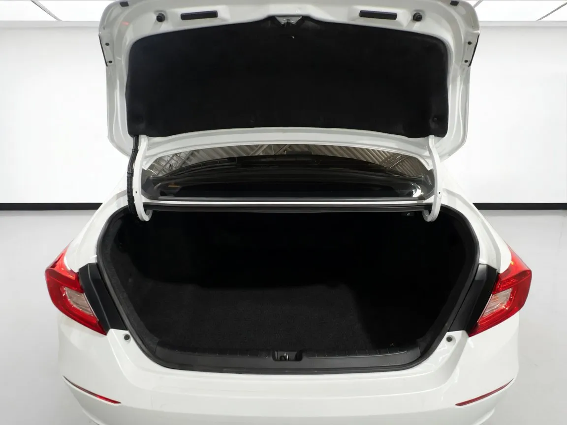Honda Accord photo 17