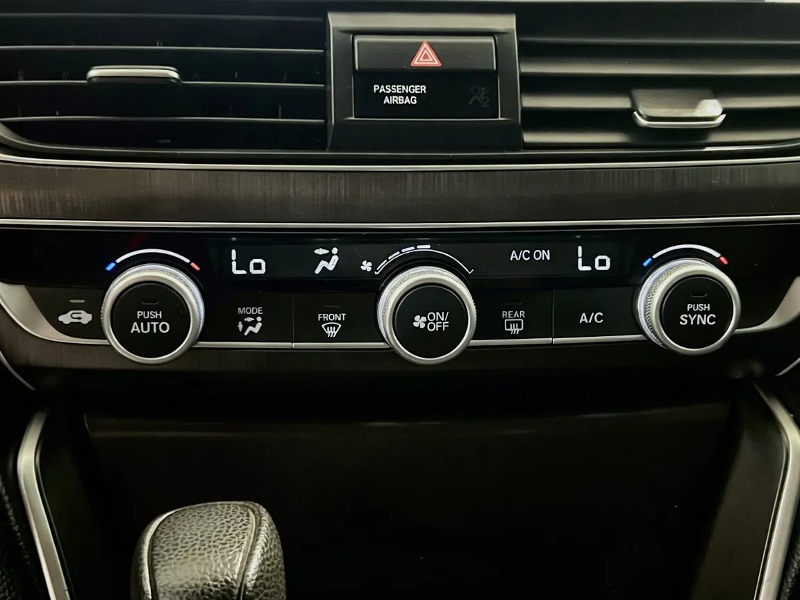 Honda Accord photo 11
