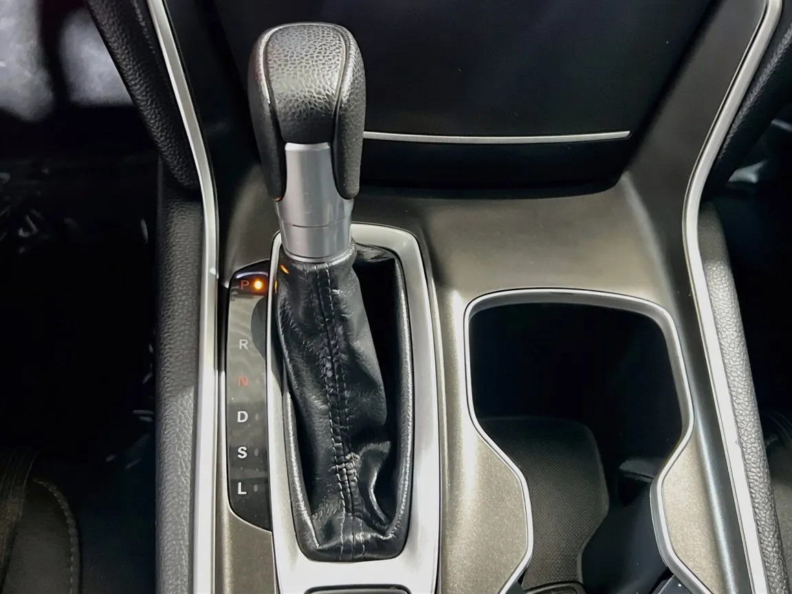 Honda Accord photo 12