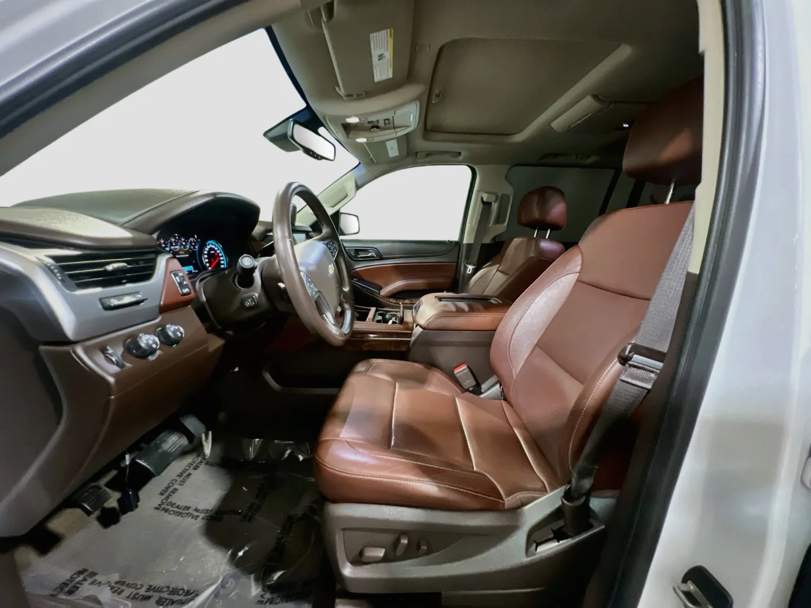 Chevrolet Suburban photo 16