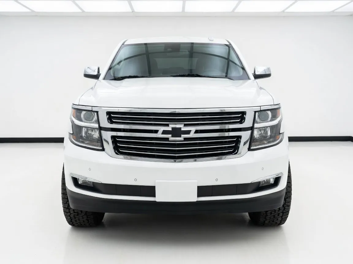 Chevrolet Suburban photo 2