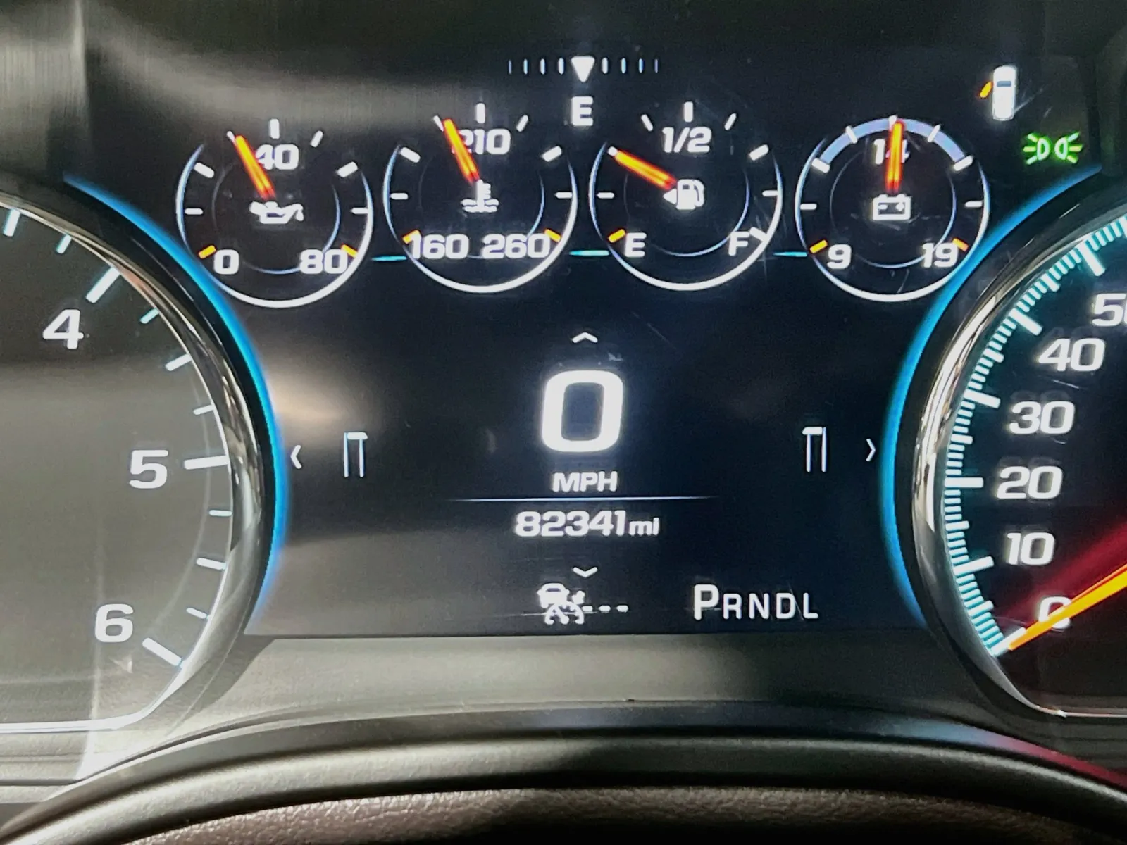 Chevrolet Suburban photo 8