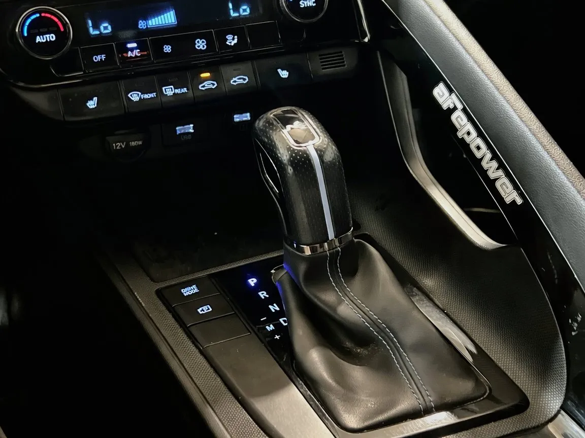 Hyundai Elantra N photo 13
