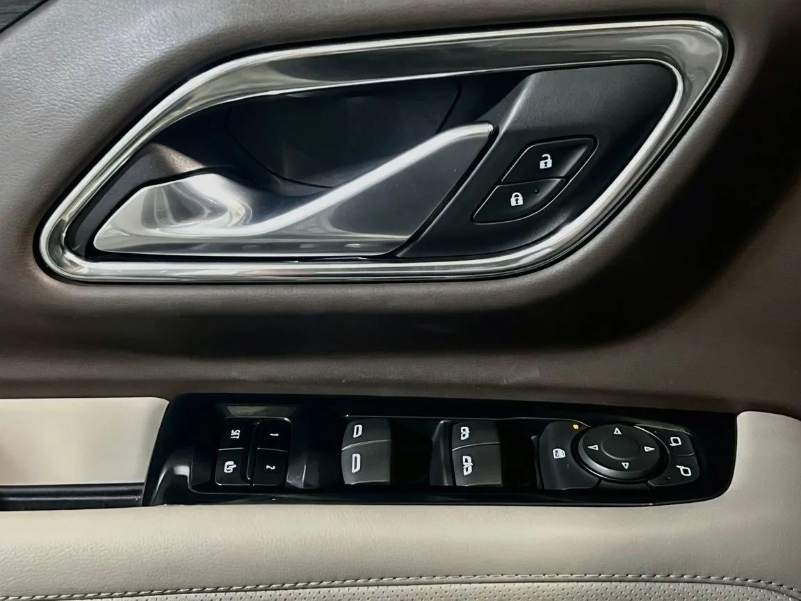 GMC Yukon photo 14