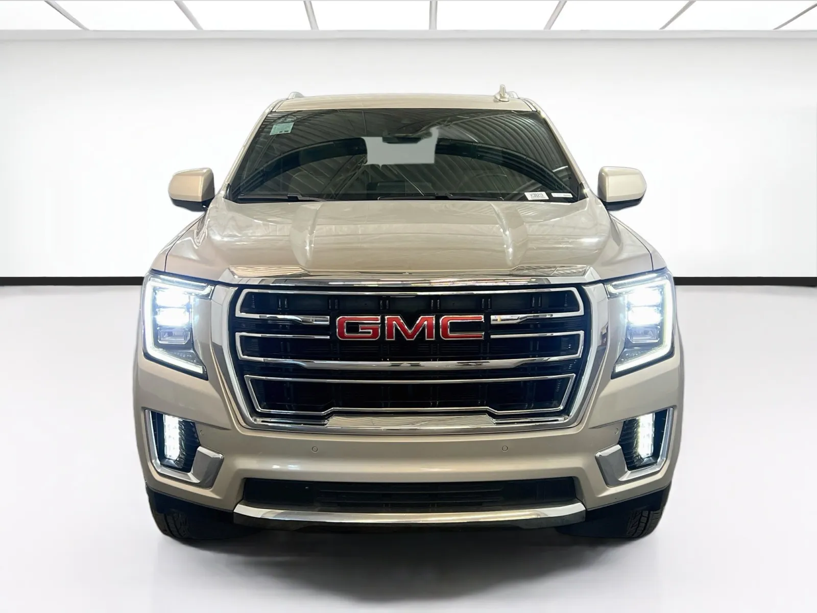 GMC Yukon photo 2