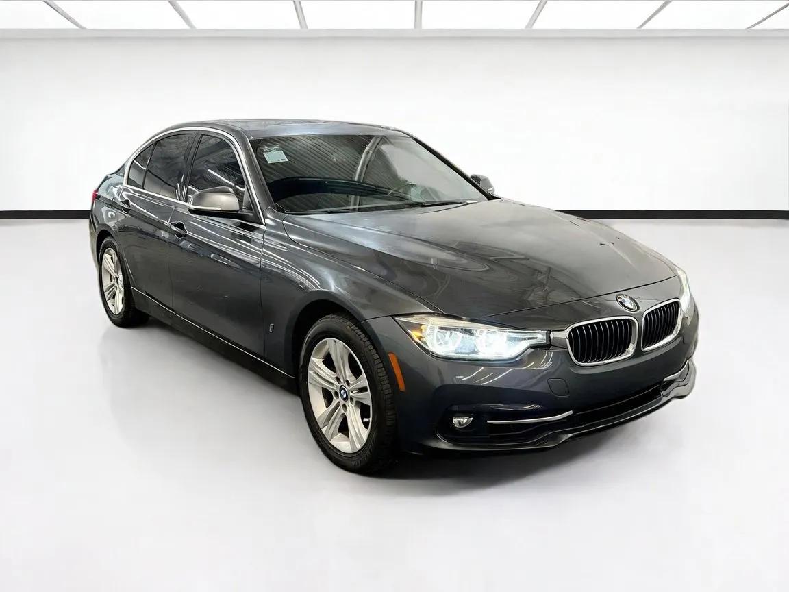 BMW 3 Series photo 3