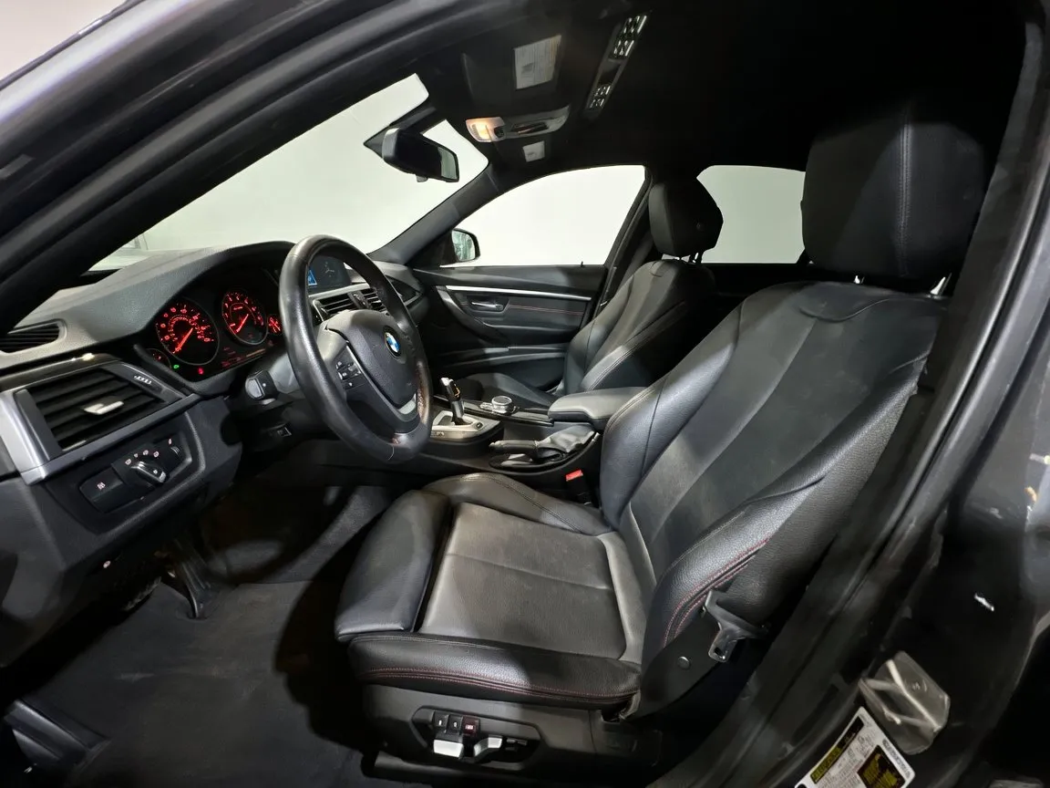 BMW 3 Series photo 15