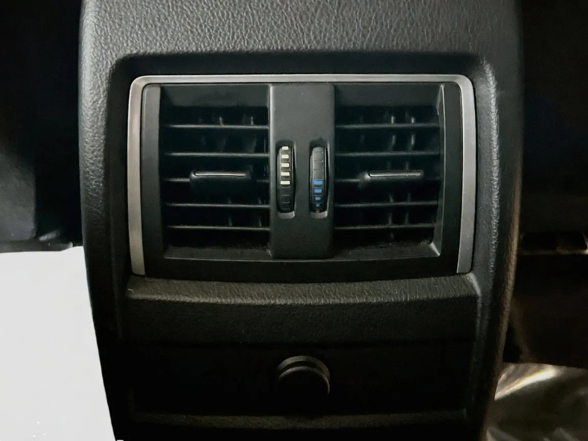 BMW 3 Series photo 19