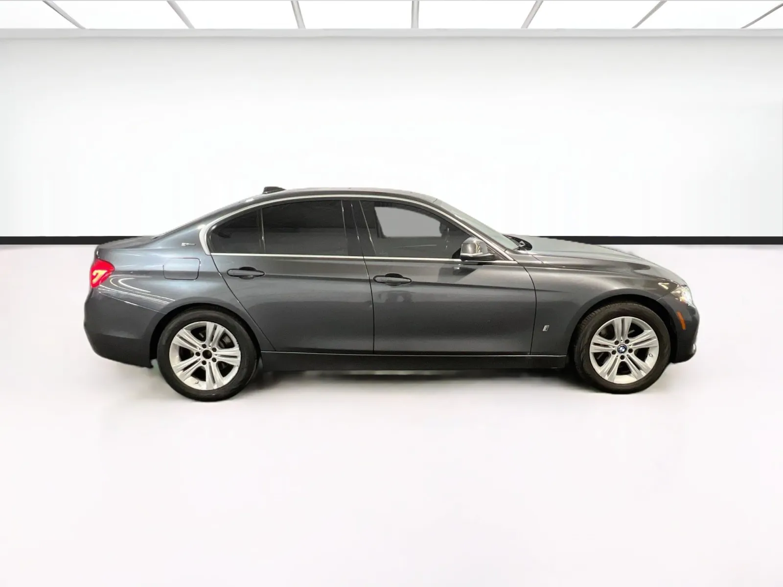 BMW 3 Series photo 25