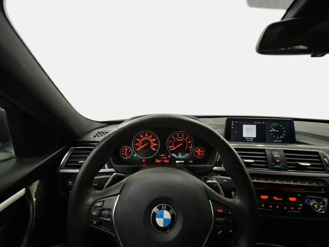 BMW 3 Series photo 7