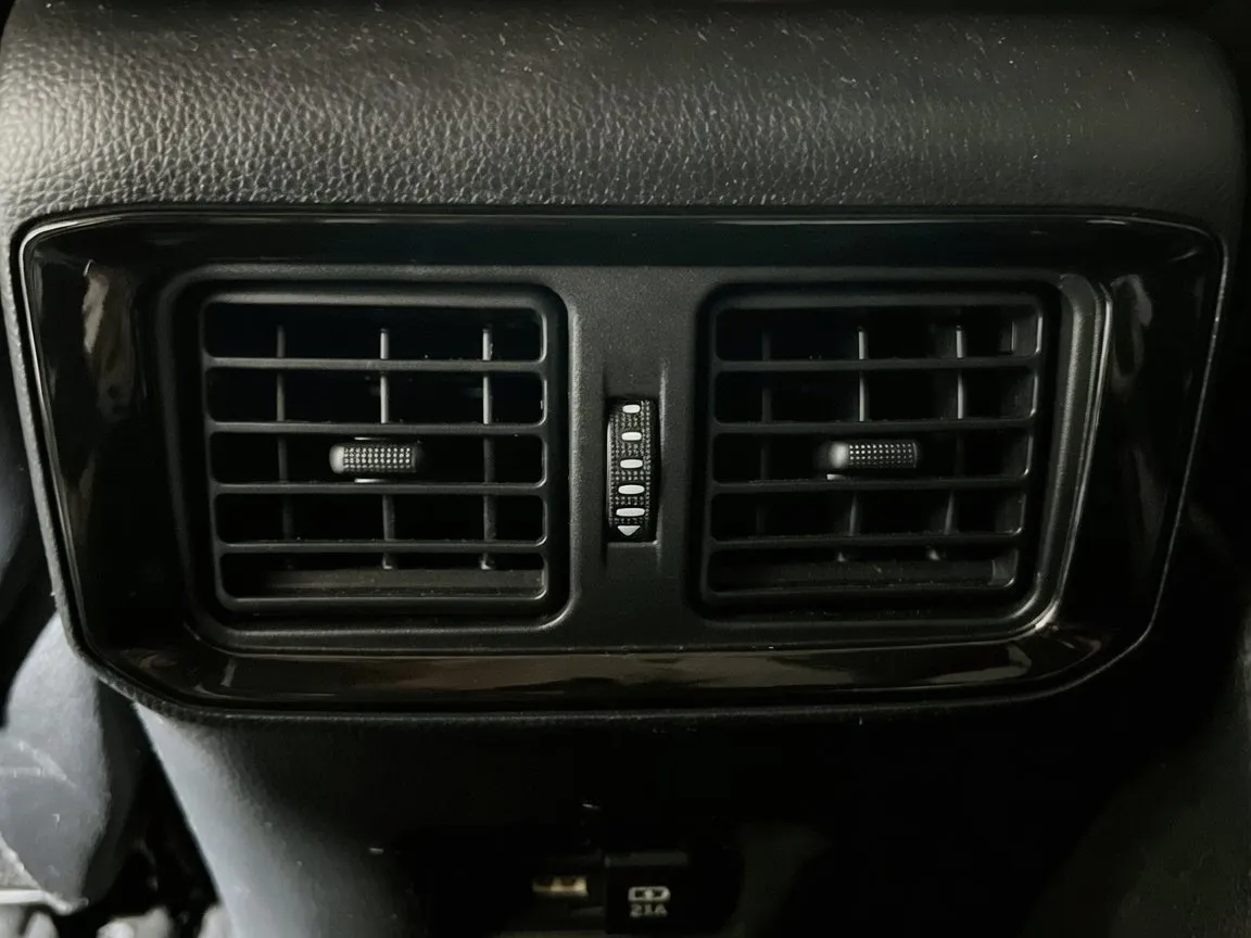Toyota RAV4 photo 18