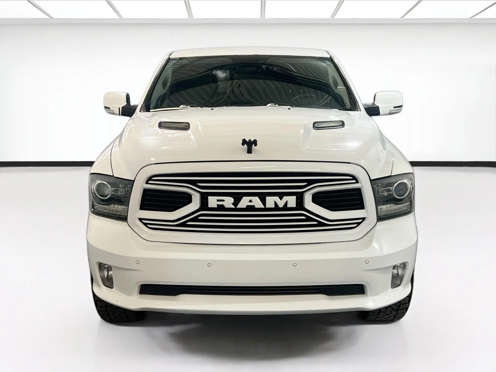 Ram 1500 photo 2