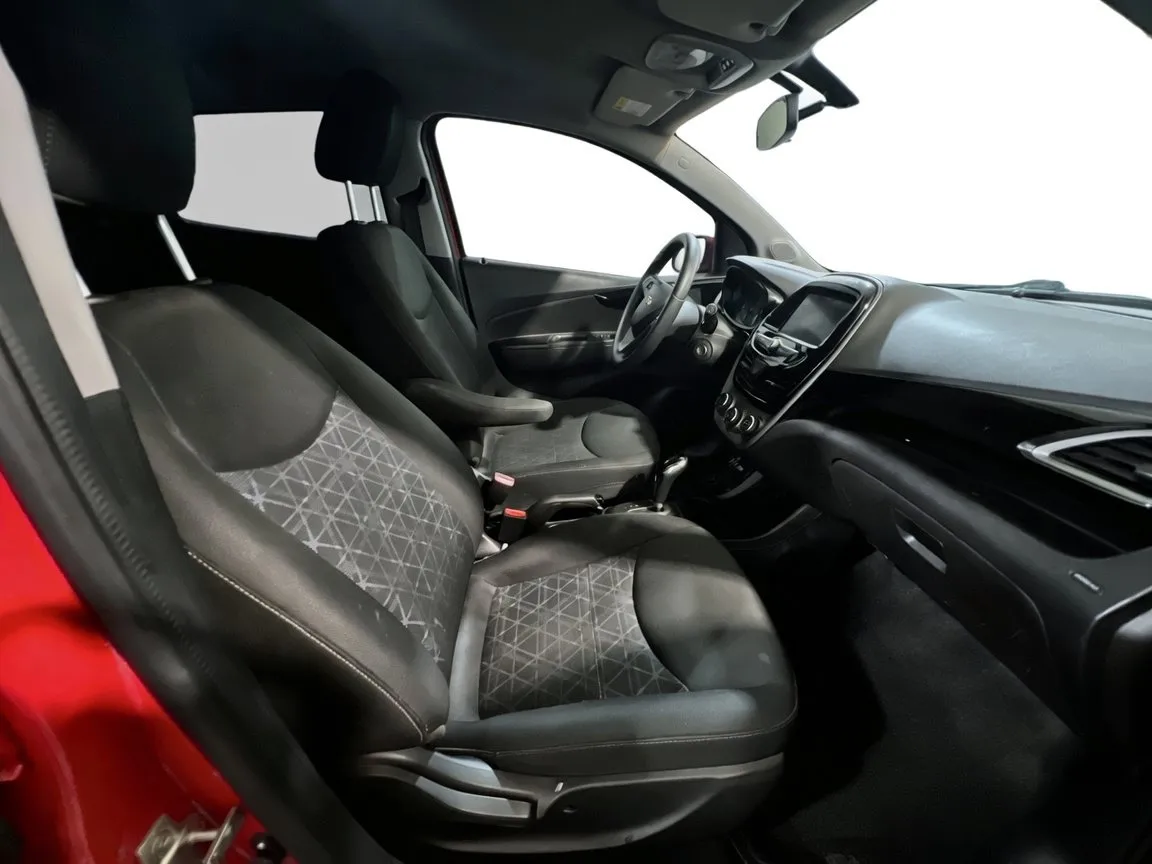 Chevrolet Spark photo 18