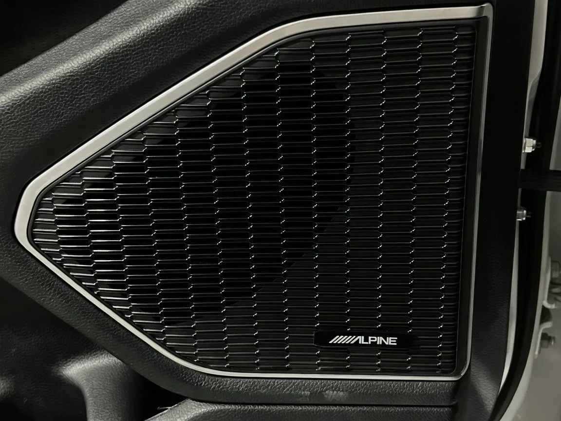 Jeep Grand Cherokee photo 15