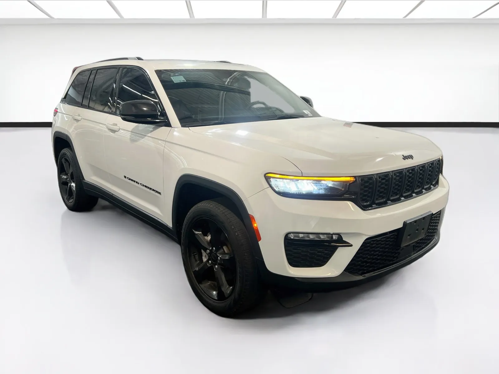 Jeep Grand Cherokee photo 3