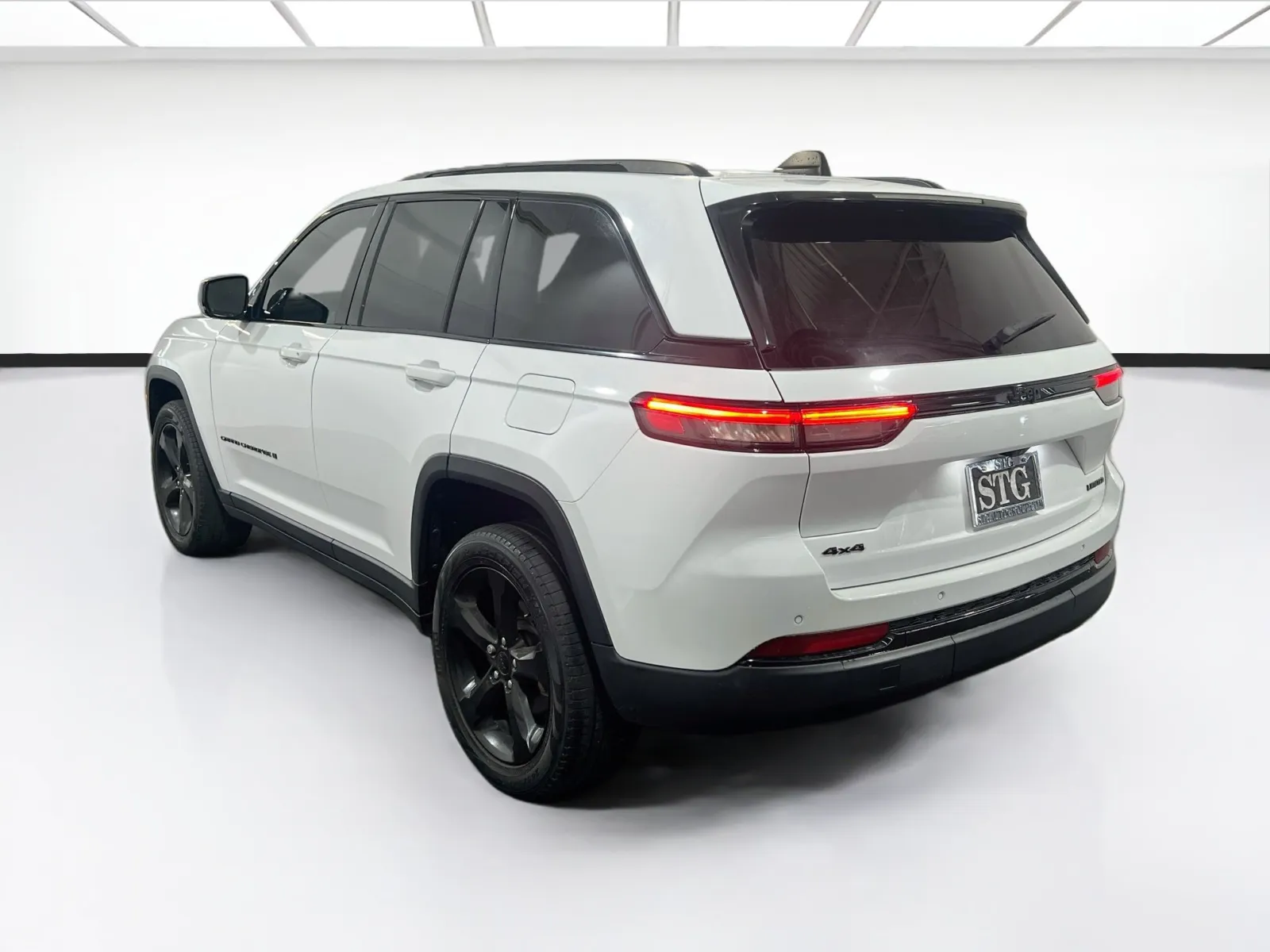 Jeep Grand Cherokee photo 6
