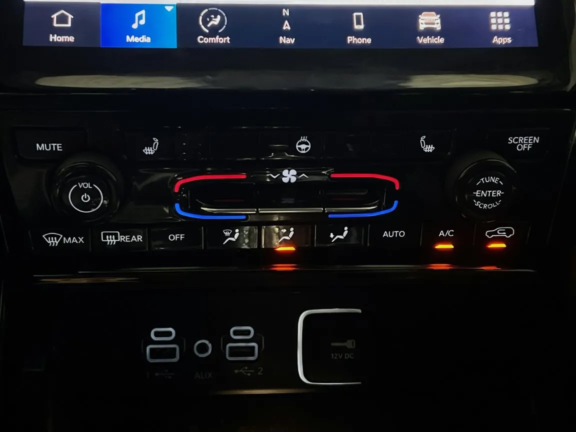Jeep Grand Cherokee photo 12