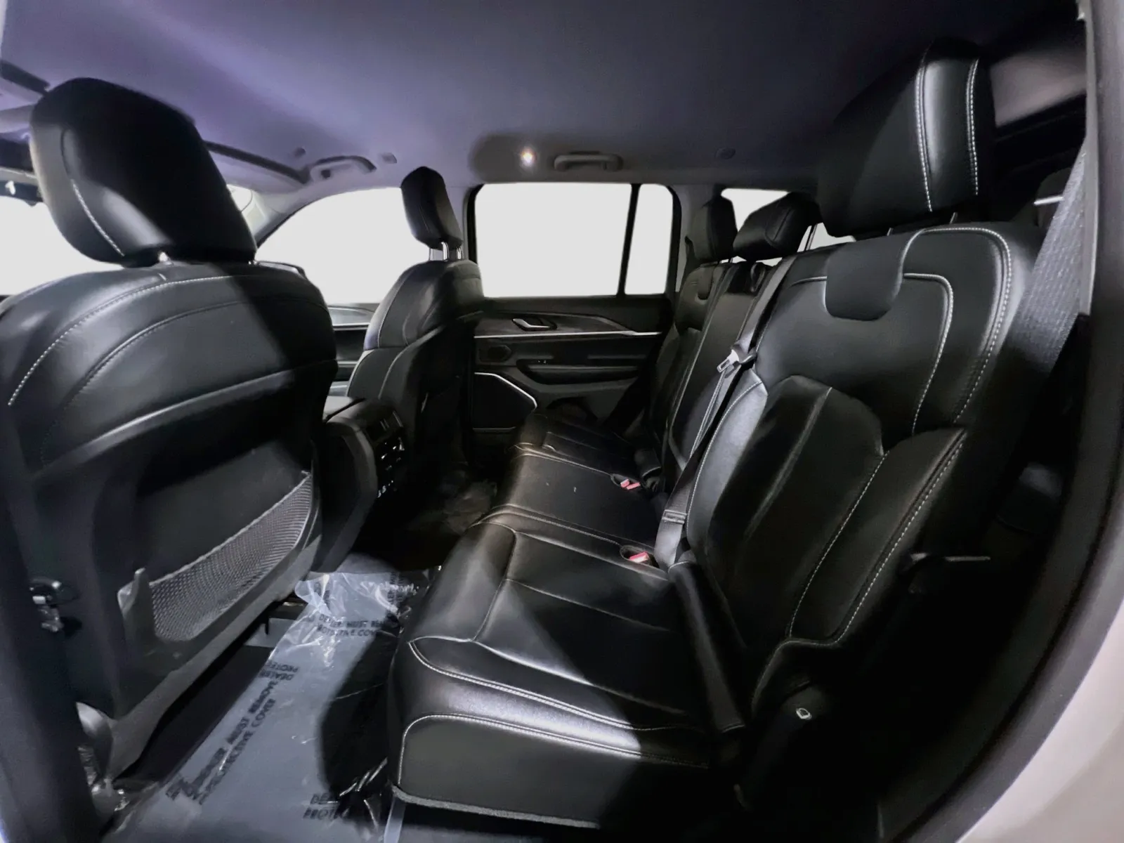 Jeep Grand Cherokee photo 18