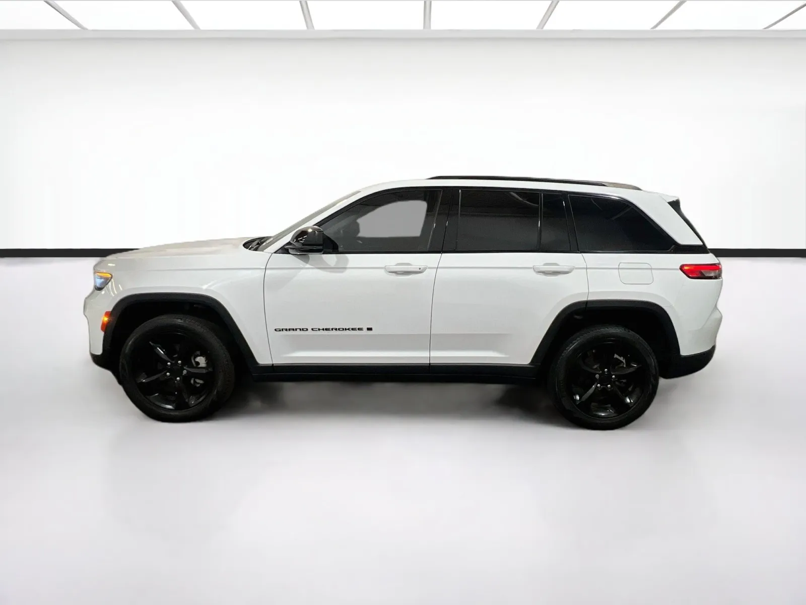 Jeep Grand Cherokee photo 24
