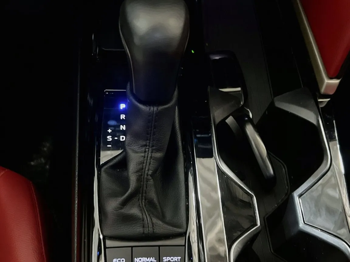 Toyota Camry photo 12