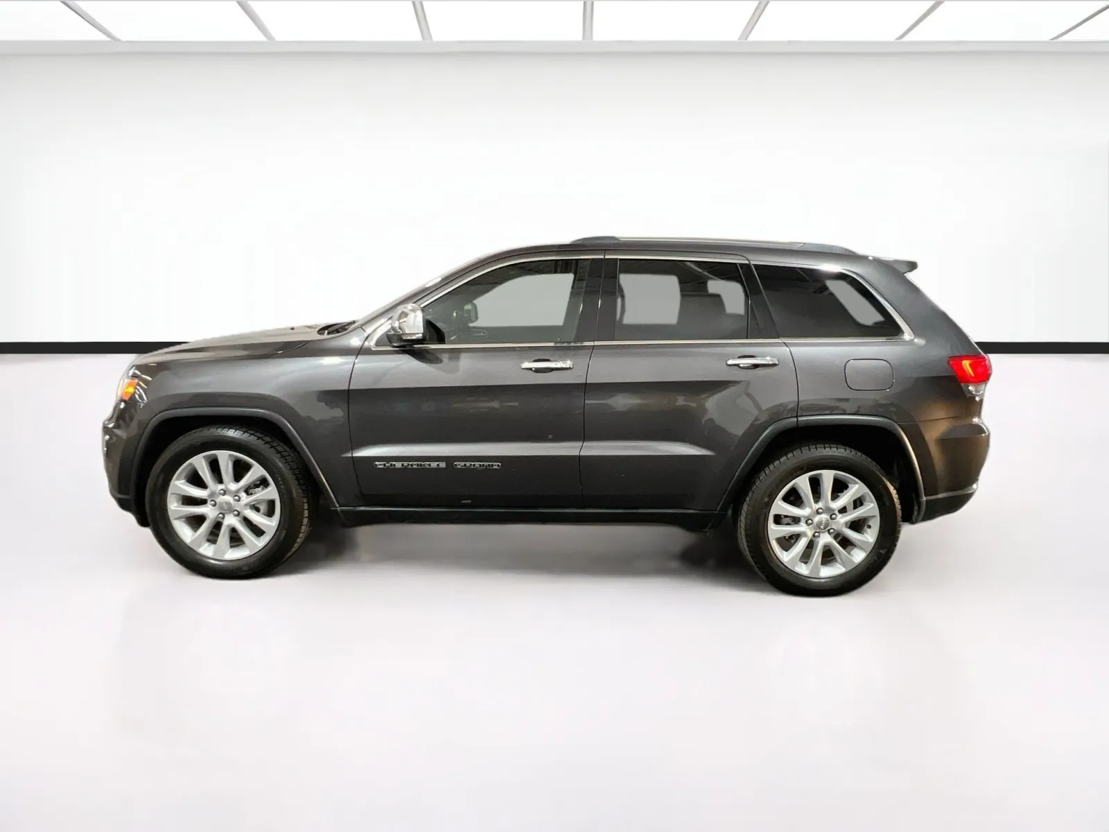 Jeep Grand Cherokee photo 22