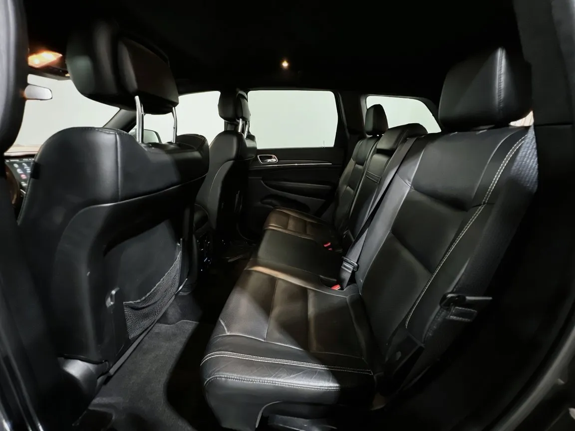 Jeep Grand Cherokee photo 16