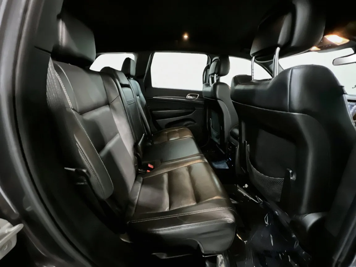 Jeep Grand Cherokee photo 19