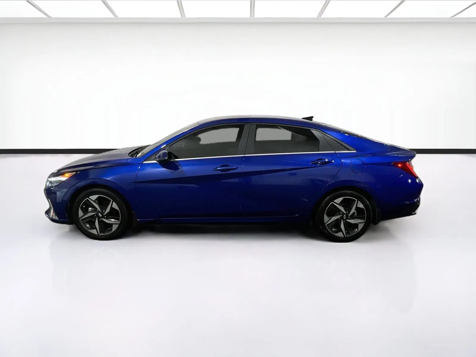 Hyundai Elantra photo 24