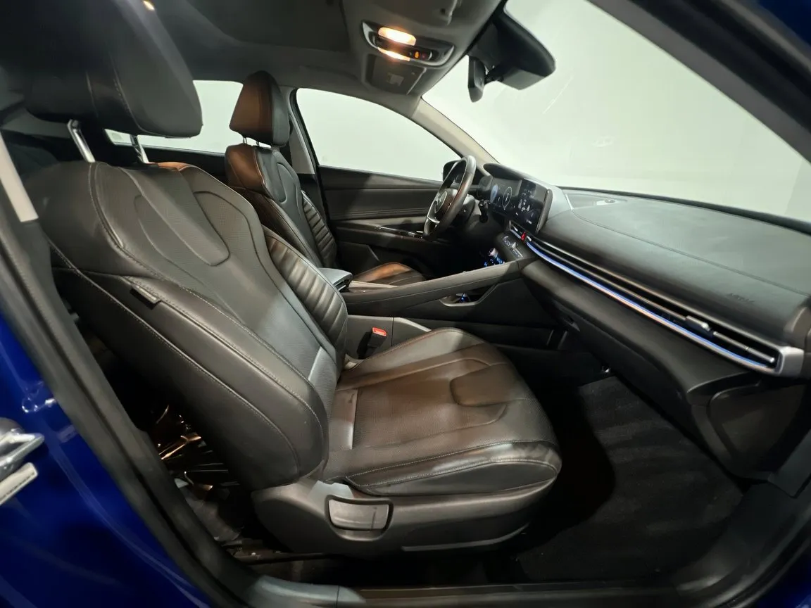 Hyundai Elantra photo 22