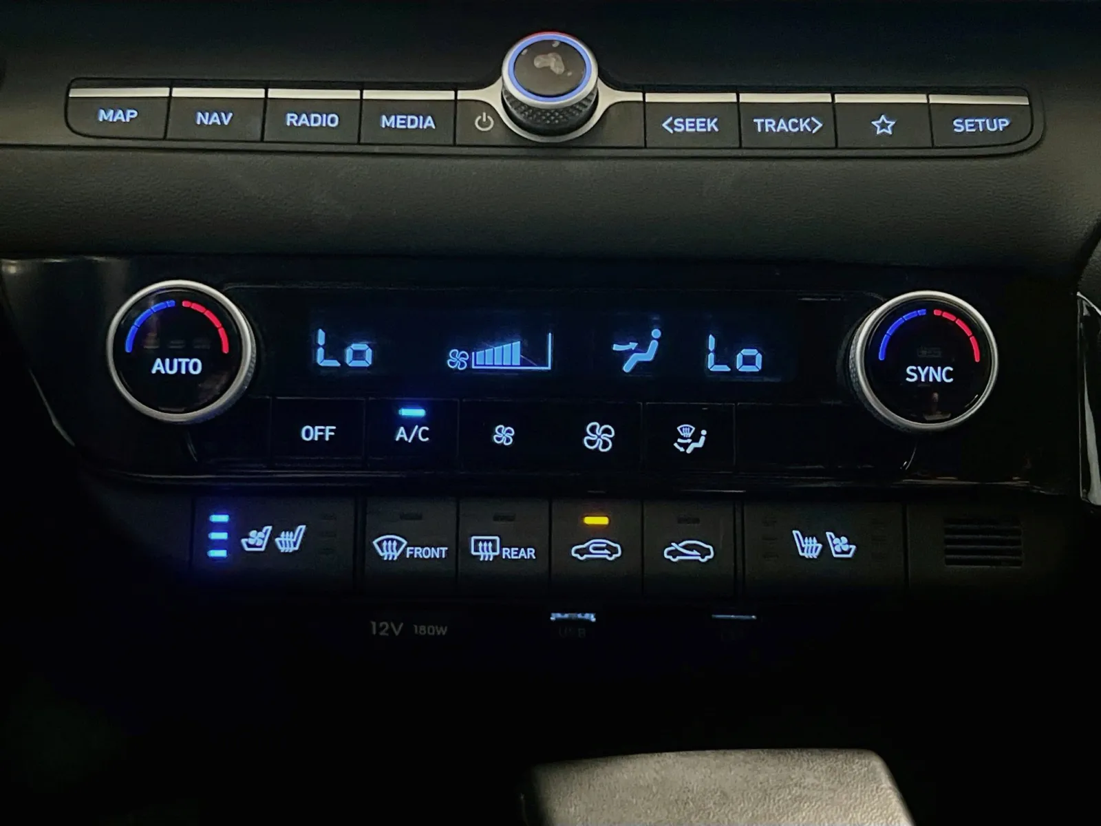 Hyundai Elantra photo 12