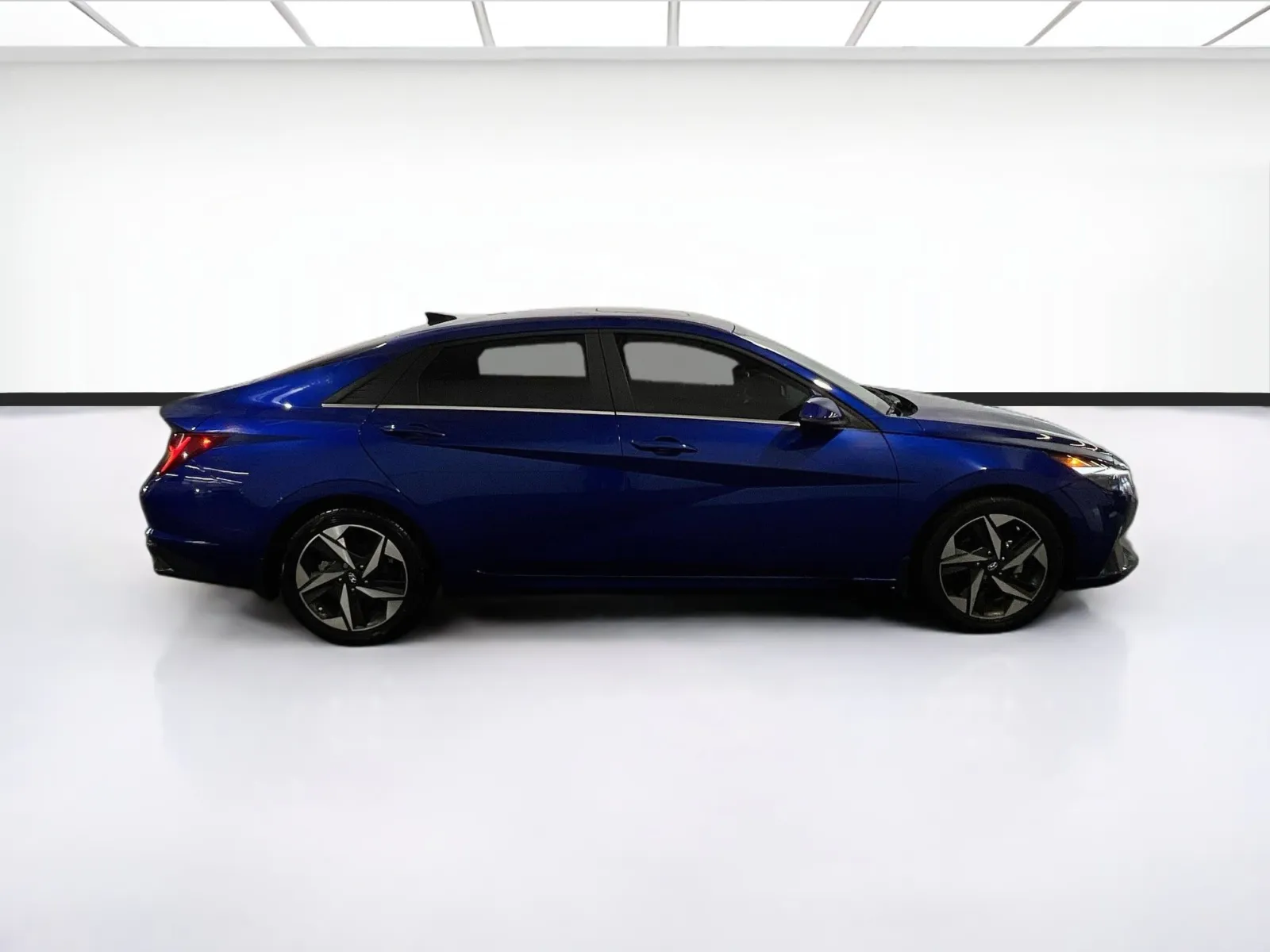 Hyundai Elantra photo 25
