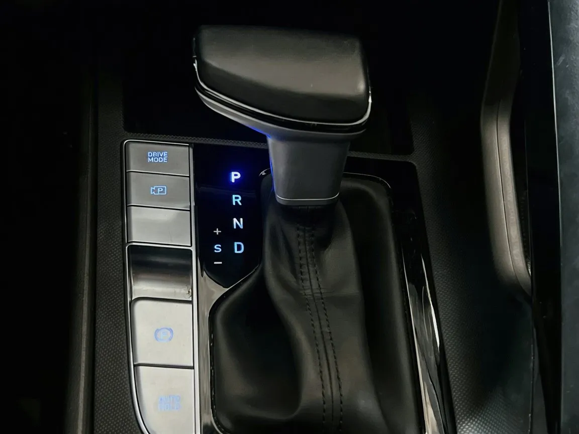 Hyundai Elantra photo 13