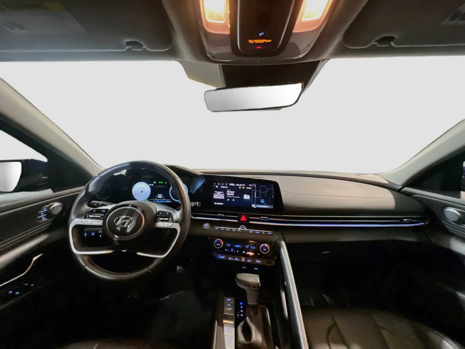 Hyundai Elantra photo 18