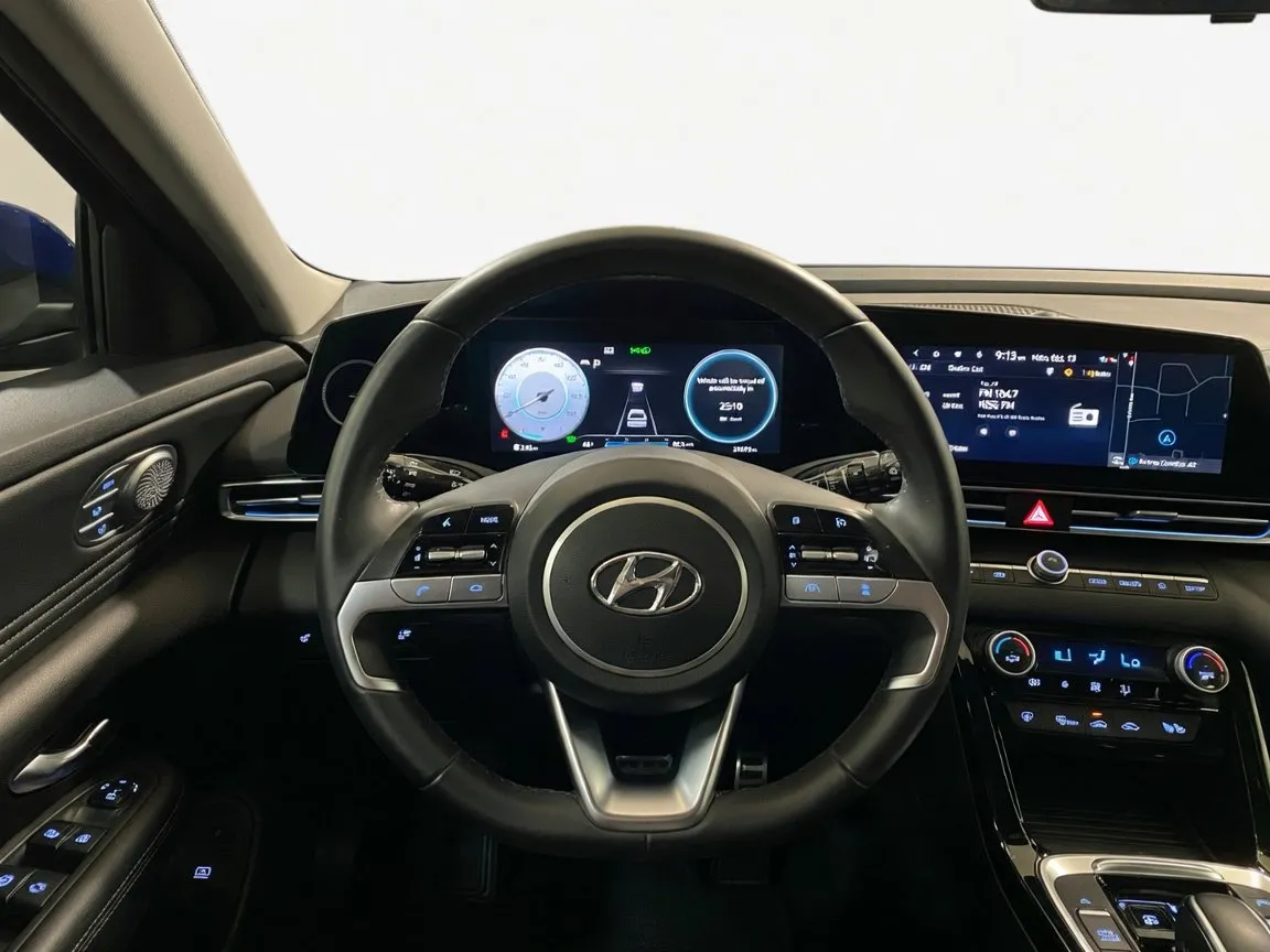 Hyundai Elantra photo 7